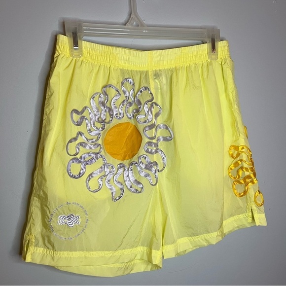 Nike Sportswear Project Uphoria Woven Daisy Yellow Sheer Nylon Shorts Size Small - Picture 4 of 16